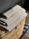HALVOR BAKKE CLIFTON HÅNDKLE - BEIGE / PURE CASHMERE thumbnail